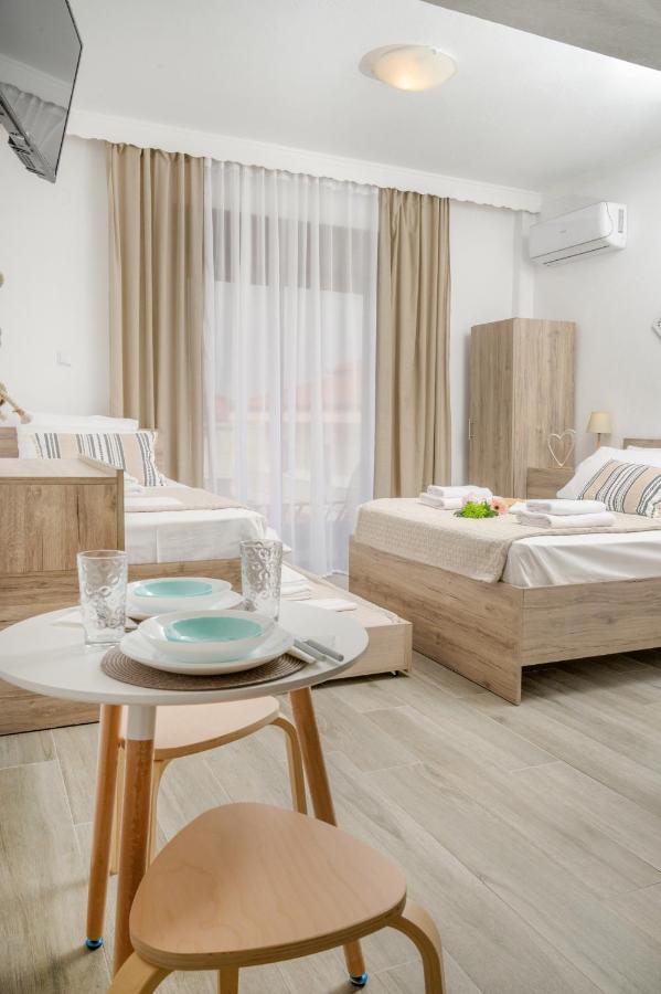 Sand Rooms To Let Неа Рода Екстериор снимка