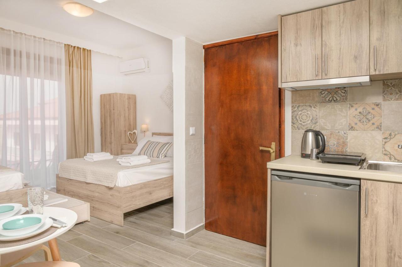 Sand Rooms To Let Неа Рода Екстериор снимка